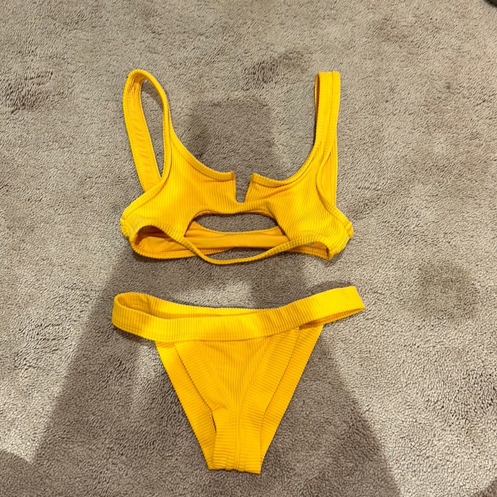 Frankie’s bikinis yellow